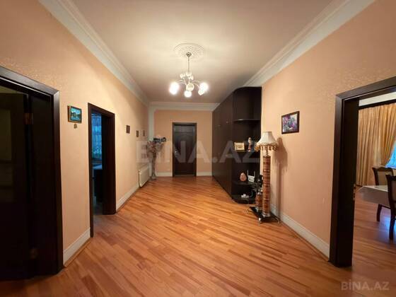 8 otaqlı Həyət evi/Bağ evi, Binəqədi r., Bakı