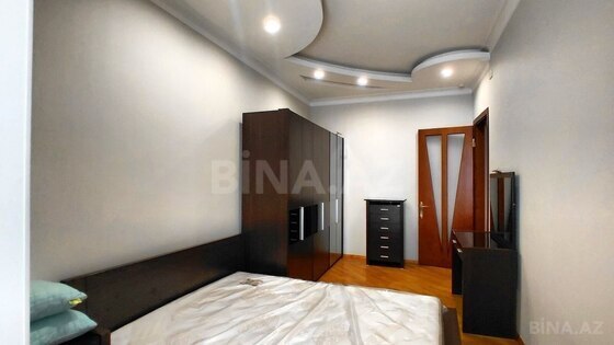 3 otaqlı Köhnə tikili, Sahil m., Bakı