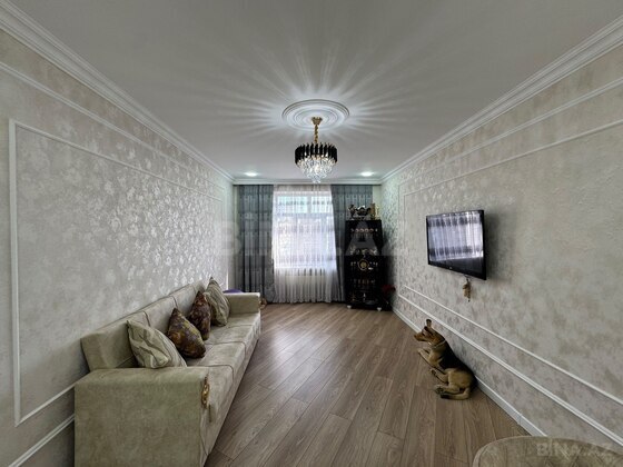 3 otaqlı Köhnə tikili, Əhmədli m., Bakı