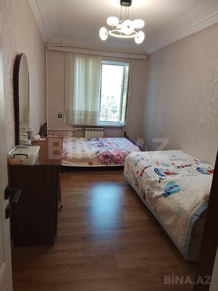 3 otaqlı Köhnə tikili, Xalqlar Dostluğu m., Bakı