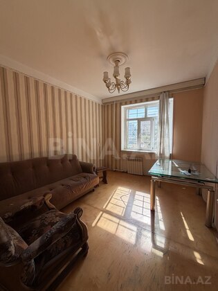 2 otaqlı Köhnə tikili, Bakıxanov q., Bakı