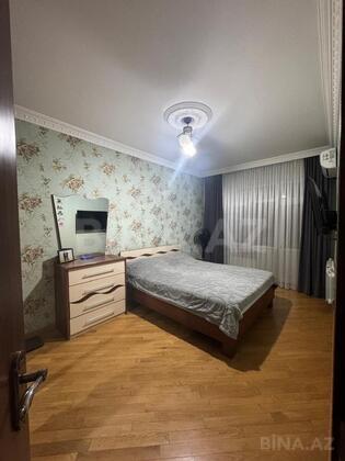 4 otaqlı Köhnə tikili, Bakıxanov q., Bakı