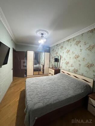4 otaqlı Köhnə tikili, Bakıxanov q., Bakı