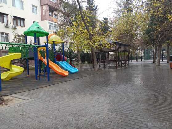 2 otaqlı Köhnə tikili, Azadlıq Prospekti m., Bakı