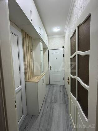 3 otaqlı Köhnə tikili, Memar Əcəmi m., Bakı