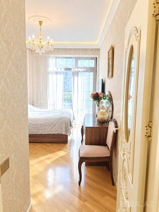 2 otaqlı Yeni tikili, 8 Noyabr m., Bakı