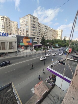 3 otaqlı Köhnə tikili, Memar Əcəmi m., Bakı