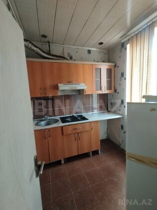 3 otaqlı Köhnə tikili, Memar Əcəmi m., Bakı