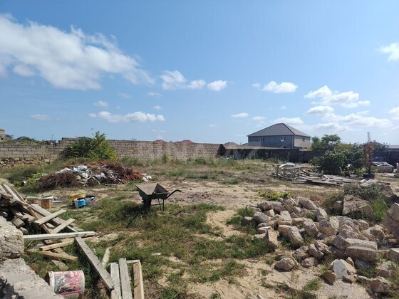 Torpaq Pirşağı q., Bakı