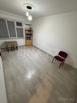 2 otaqlı Köhnə tikili, Memar Əcəmi m., Bakı