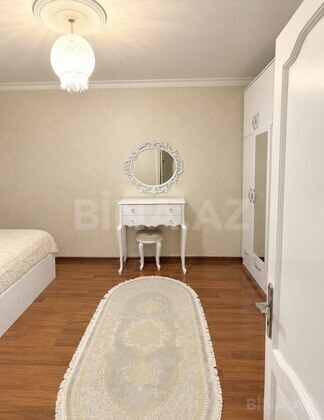 3 otaqlı Köhnə tikili, Memar Əcəmi m., Bakı