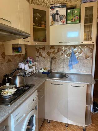 4 otaqlı Köhnə tikili, Neftçilər m., Bakı