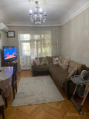 4 otaqlı Köhnə tikili, Neftçilər m., Bakı