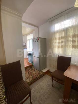 2 otaqlı Köhnə tikili, Elmlər Akademiyası m., Bakı