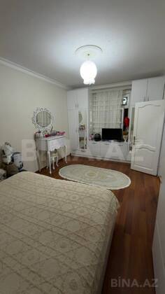 3 otaqlı Köhnə tikili, Memar Əcəmi m., Bakı
