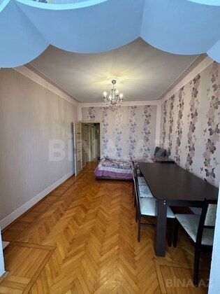 4 otaqlı Köhnə tikili, İnşaatçılar m., Bakı