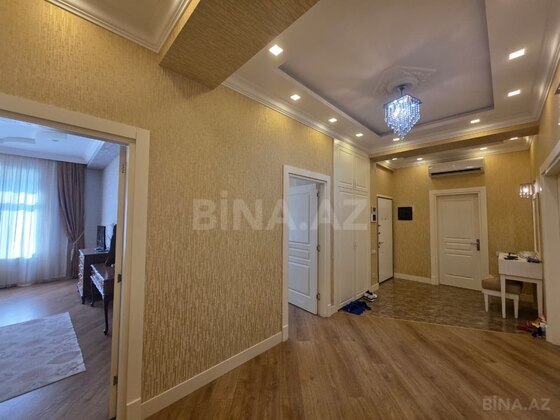 3 otaqlı Yeni tikili, Şah İsmayıl Xətai m., Bakı