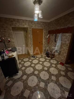 4 otaqlı Köhnə tikili, Xalqlar Dostluğu m., Bakı