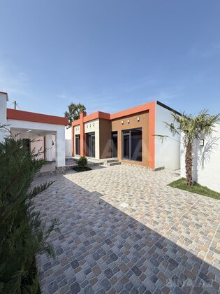 Həyət evi/Bağ evi Şüvəlan q., Bakı