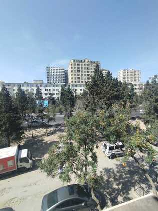 3 otaqlı Köhnə tikili, Memar Əcəmi m., Bakı