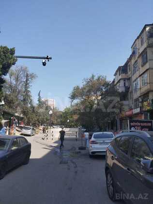 3 otaqlı Köhnə tikili, Memar Əcəmi m., Bakı