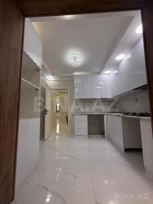 3 otaqlı Köhnə tikili, Xalqlar Dostluğu m., Bakı