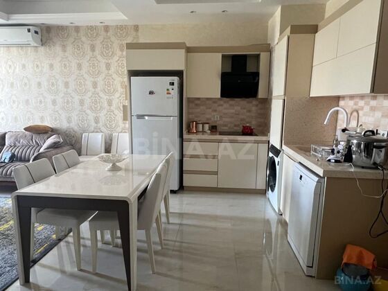 3 otaqlı Yeni tikili, Şah İsmayıl Xətai m., Bakı
