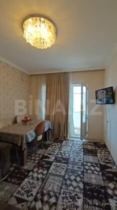3 otaqlı Köhnə tikili, Bakıxanov q., Bakı