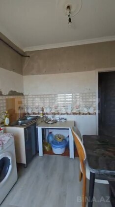 3 otaqlı Köhnə tikili, Bakıxanov q., Bakı