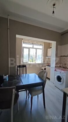 3 otaqlı Köhnə tikili, Bakıxanov q., Bakı