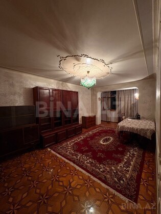 4 otaqlı Köhnə tikili, Həzi Aslanov m., Bakı