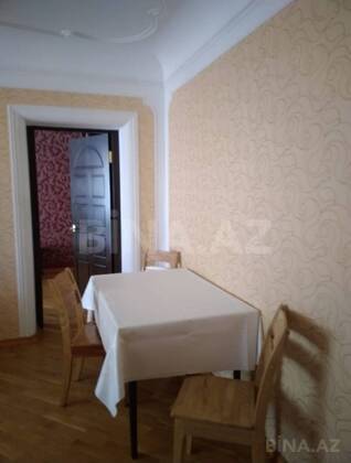 3 otaqlı Köhnə tikili, Elmlər Akademiyası m., Bakı