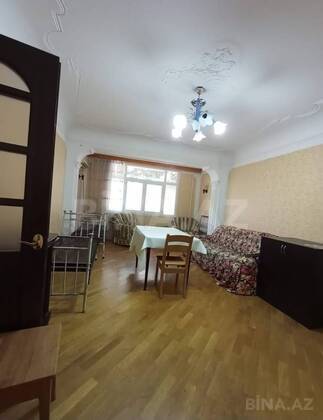 3 otaqlı Köhnə tikili, Elmlər Akademiyası m., Bakı