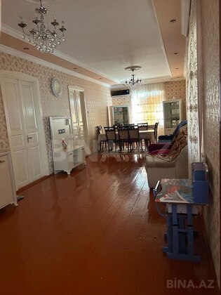 5 otaqlı Həyət evi/Bağ evi, Ucar