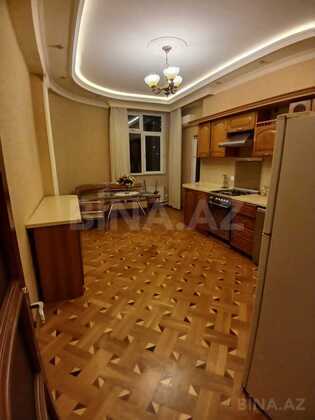 3 otaqlı Yeni tikili, İnşaatçılar m., Bakı
