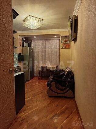 3 otaqlı Köhnə tikili, Həzi Aslanov m., Bakı