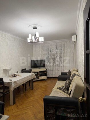 2 otaqlı Köhnə tikili, Neftçilər m., Bakı