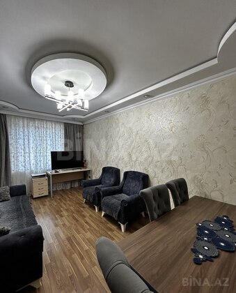 3 otaqlı Köhnə tikili, Bakıxanov q., Bakı
