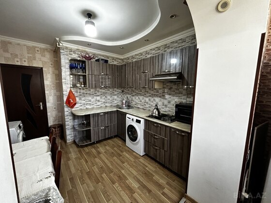 3 otaqlı Köhnə tikili, Bakıxanov q., Bakı