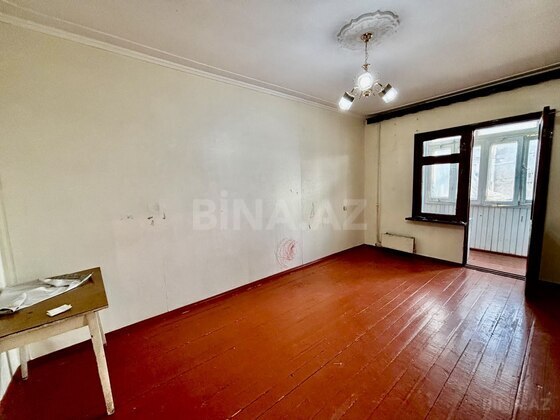 3 otaqlı Köhnə tikili, Xalqlar Dostluğu m., Bakı