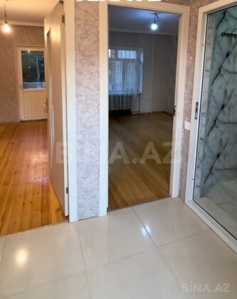 2 otaqlı Köhnə tikili, Bakıxanov q., Bakı
