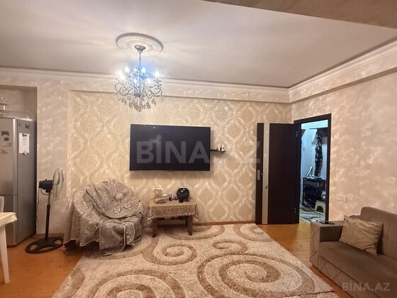 3 otaqlı Yeni tikili, Xırdalan