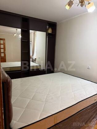3 otaqlı Köhnə tikili, Elmlər Akademiyası m., Bakı