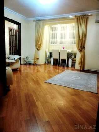 3 otaqlı Köhnə tikili, 20 Yanvar m., Bakı