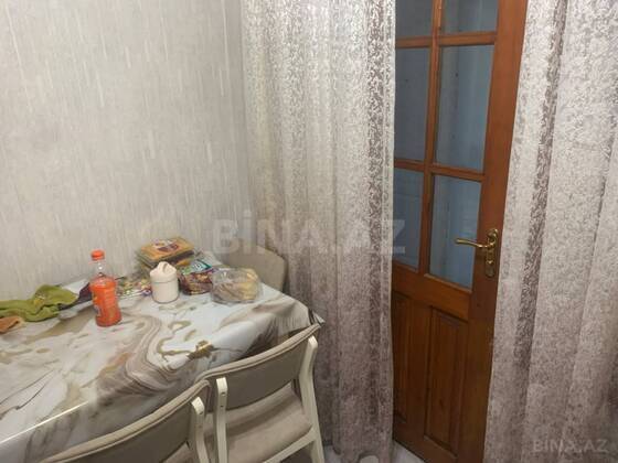 3 otaqlı Köhnə tikili, Neftçilər m., Bakı