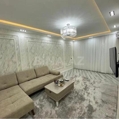 3 otaqlı Köhnə tikili, Memar Əcəmi m., Bakı