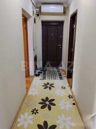 3 otaqlı Köhnə tikili, Xalqlar Dostluğu m., Bakı