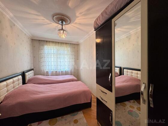 4 otaqlı Köhnə tikili, Neftçilər m., Bakı
