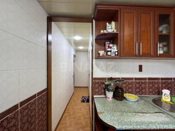 4 otaqlı Köhnə tikili, Neftçilər m., Bakı