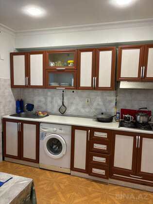 3 otaqlı Köhnə tikili, Elmlər Akademiyası m., Bakı